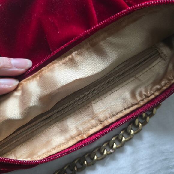 Vintage XOXO Y2K Burgundy Red Velvet Gold Chain Purse with Charms Shoulder Bag - Picture 8 of 10